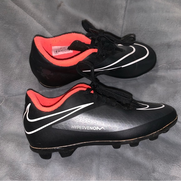 nike soccer cleats size 10.5